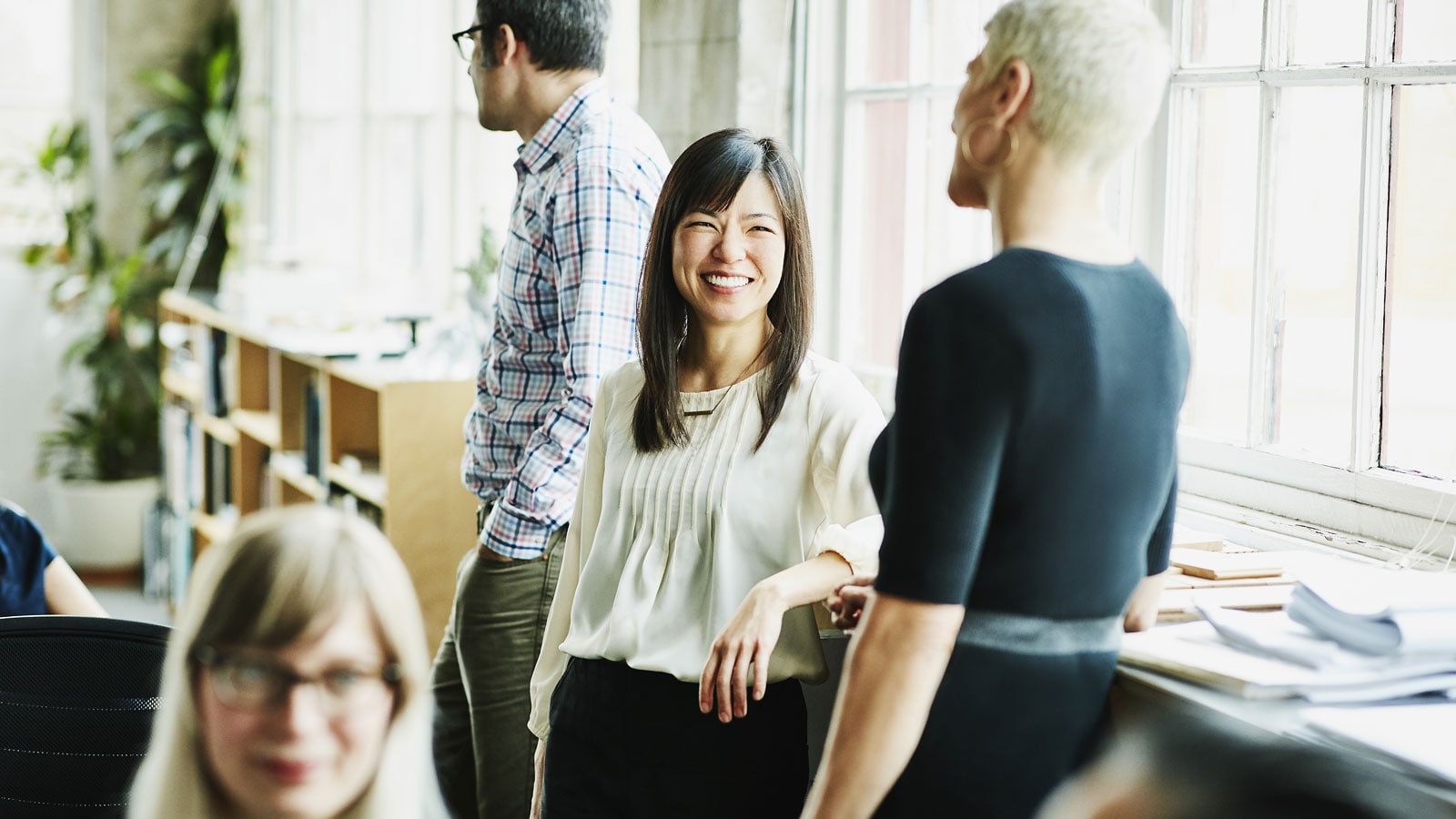 Personnes dans un bureau